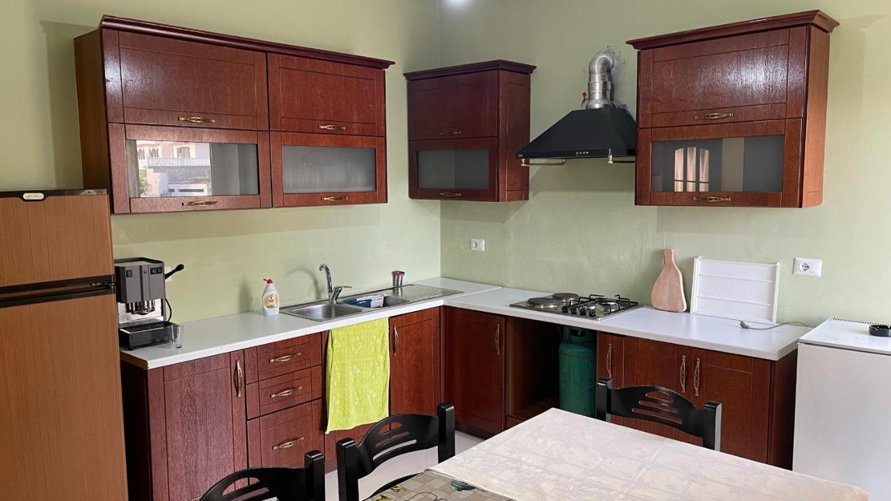 Azure Apartments By Kondo Stays Vlore Ngoại thất bức ảnh