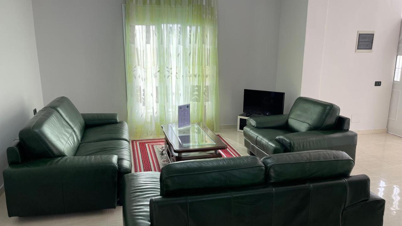 Azure Apartments By Kondo Stays Vlore Ngoại thất bức ảnh